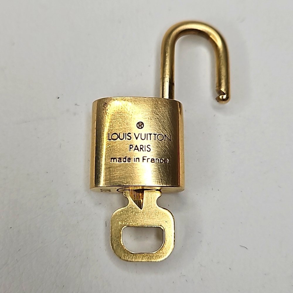Authentic Louis Vuitton LV Monogram Lock & Key - Picture 14 of 16